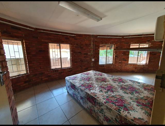 3 BEDROOM FREEHOLD FOR SALE IN BO-DORP